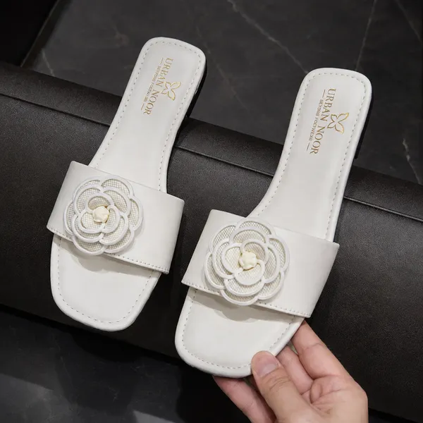 White_Floral_Flat_Sandals_For_Women