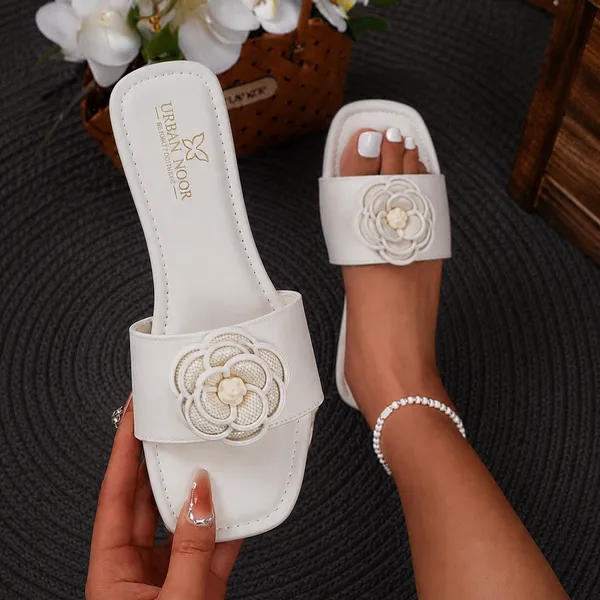 White_Floral_Flat_Sandals_For_Women