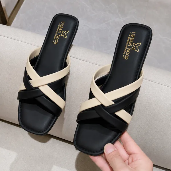 Black_Crisscross_Flat_Sandals_for_Women