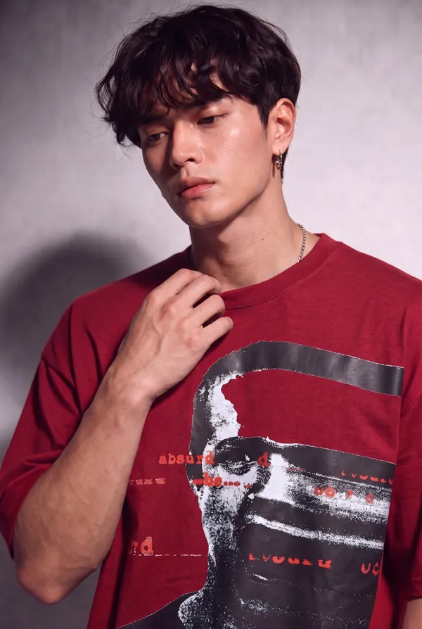 Glitch_Portrait_Tee_Red