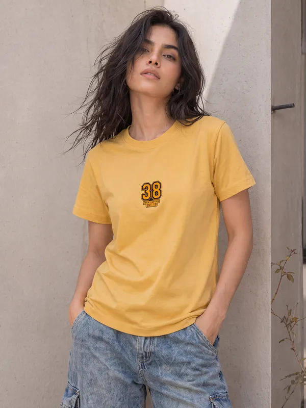 Regular_Fit_Tees_Women