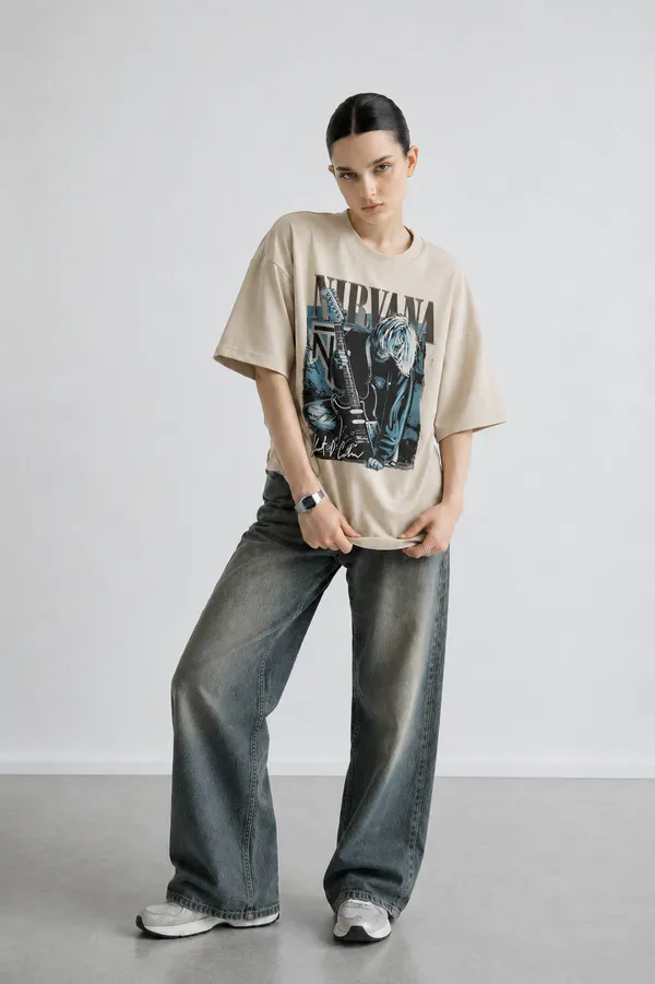Lit_Women_Tee_Beige
