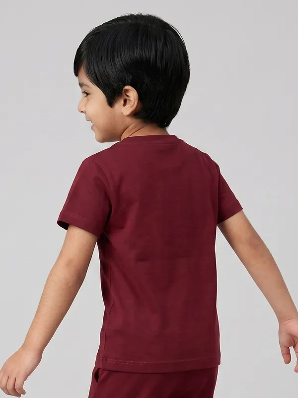 Kids_Boys_T-Shirt_Maroon