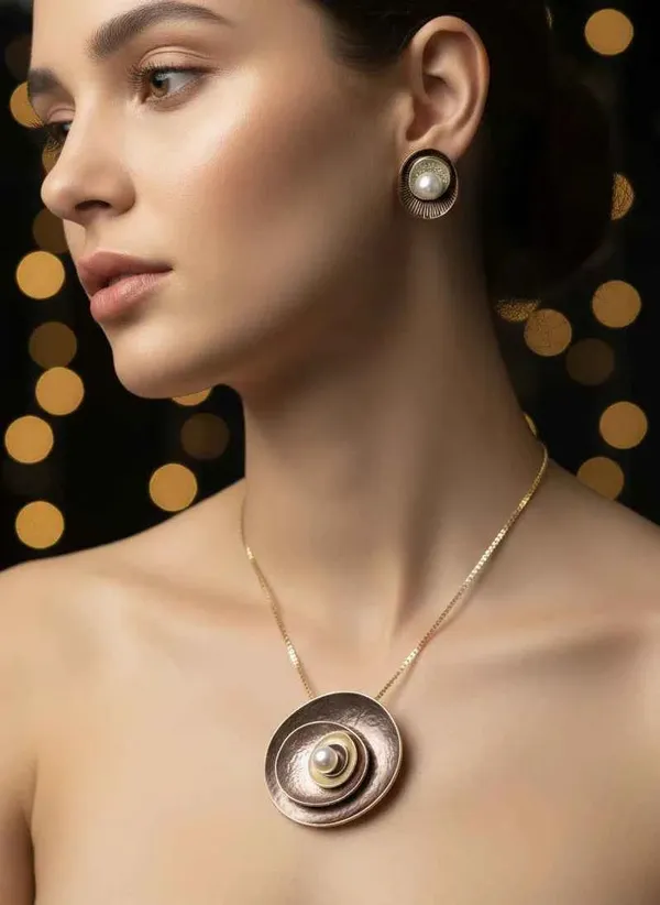 Elegance_Pearl_Jewellery_Set_Necklace_Earrings_In_Gold_Tone_Finish