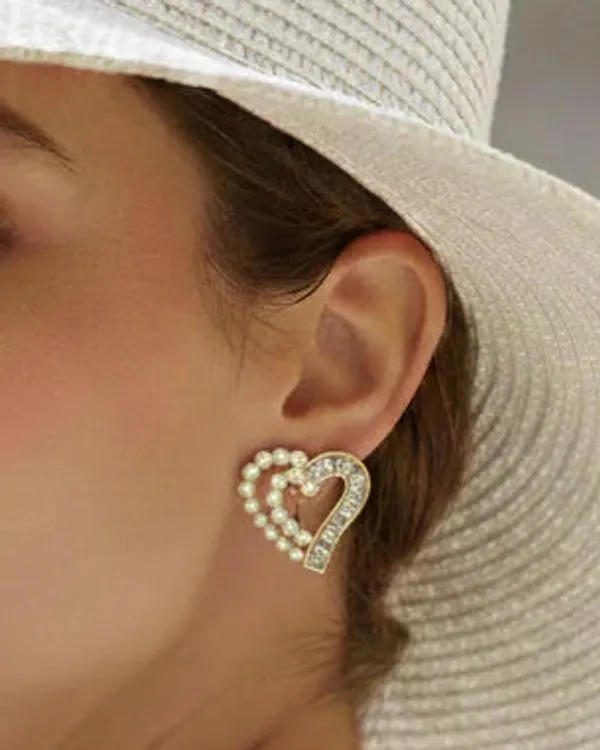 Pearl_Heart_Outline_Earrings_Gold_Tone_Finish