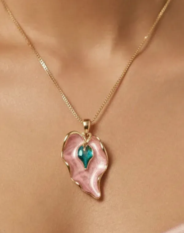 Pink_Enamel_Leaf_Pendant_Set_Gold_Tone_Finish