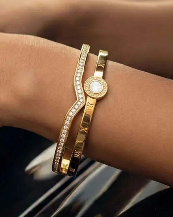 Roman_Time_Gold_Cuff_Bracelet_Where_Moments_Turn_Into_Meaning