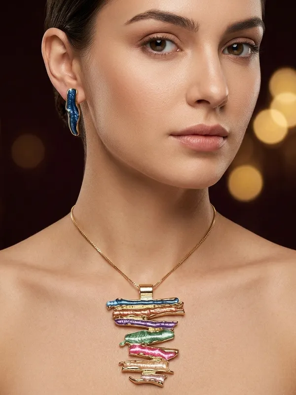 Aurora_Layers_Statement_Pendant_Set