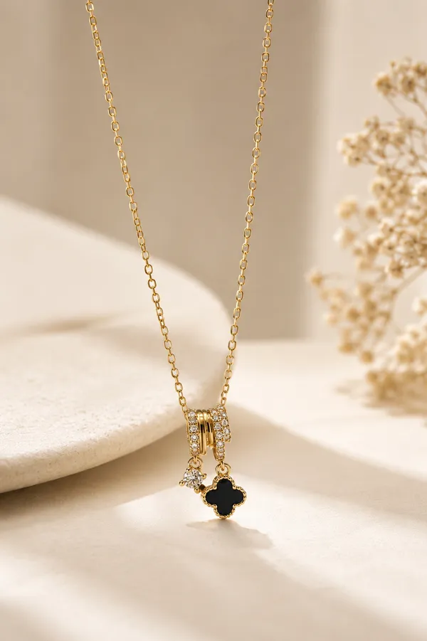 Noir_Clover_Charm_Necklace_Gold