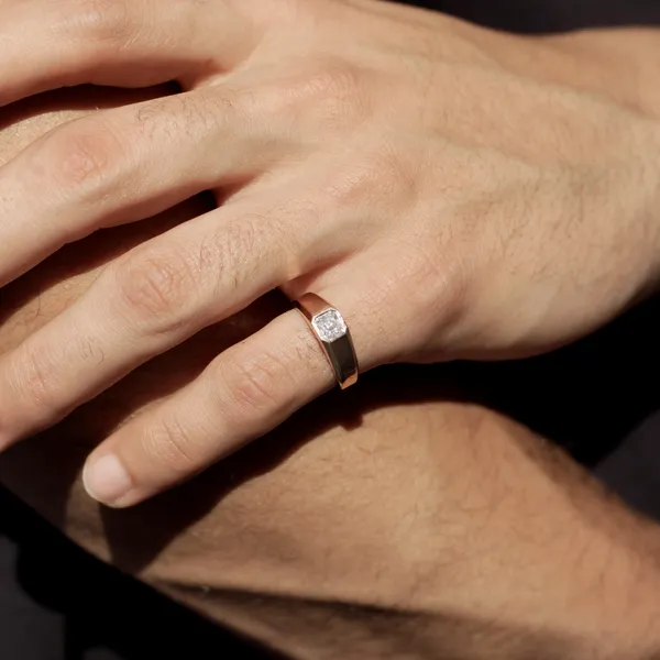 Bezel_Set_Asher_Cut_Moissanite_Diamond_Ring_Gold