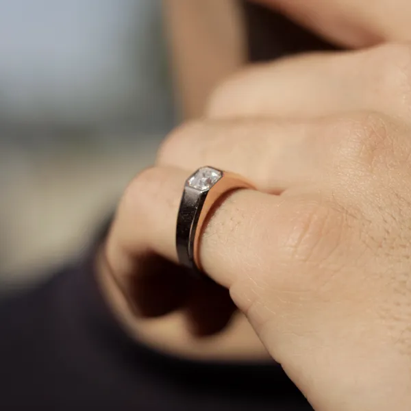 Bezel_Set_Asher_Cut_Moissanite_Diamond_Ring_Gold