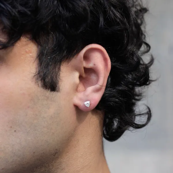 Trillion_Moissanite_Diamond_Ear_Studs_Gold