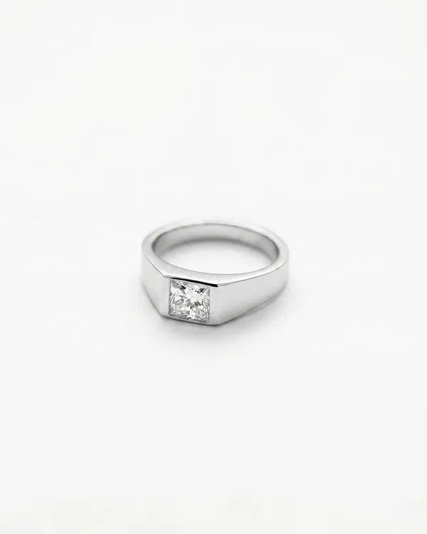 Bezel_Set_Princess_Cut_Moissanite_Diamond_Ring_Silver