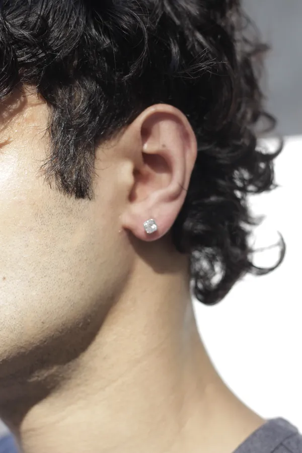 Ahona_Ascher_Moisanite_Diamond_Ear_Studs_Gold