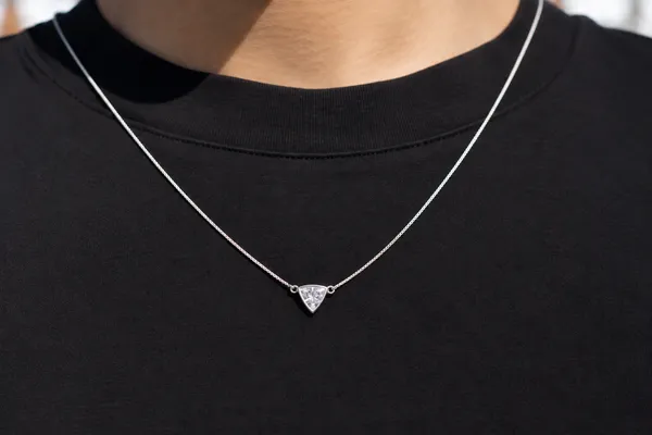 Trion_Pendant_Silver