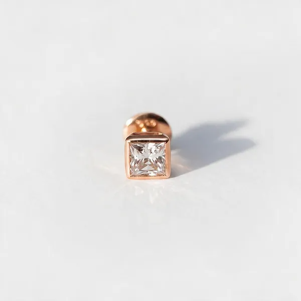 Apex_Square_Moissanite_Diamond_Ear_Studs_Gold