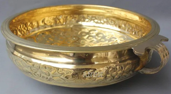 Handicrafts_Brass_Decorative_Embossed_Flower_Design_Urli_Gold_12x12_Inch