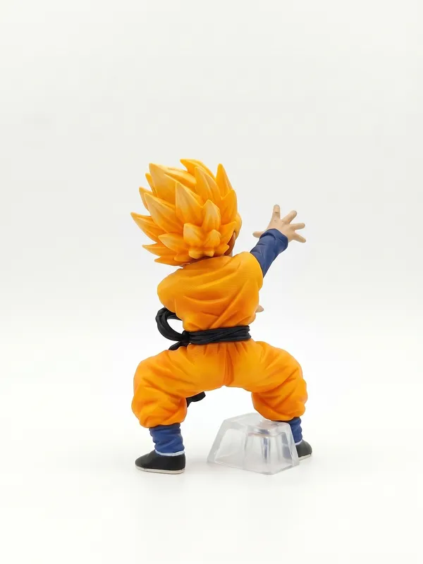 Super_Saiyan_Goku_Action_Figure
