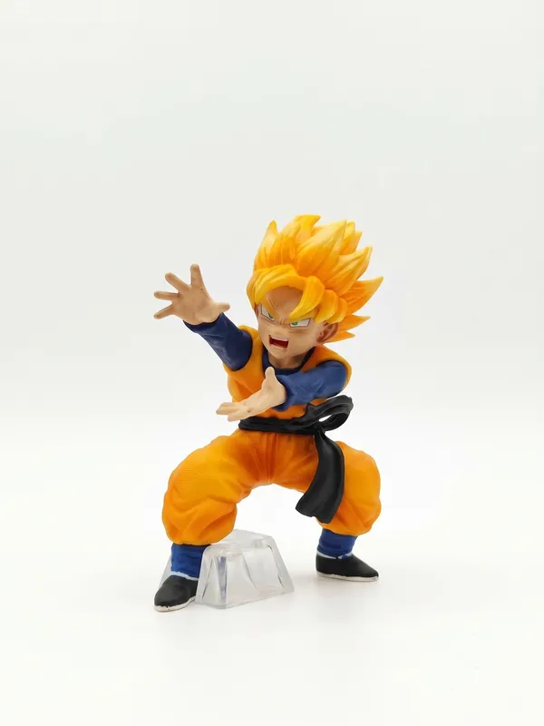 Super_Saiyan_Goku_Action_Figure