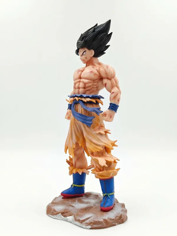 Goku_Super_Saiyan_Collectible_Figurine_21_Cm