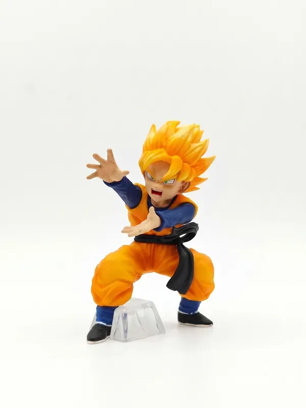 Super_Saiyan_Goku_Action_Figure