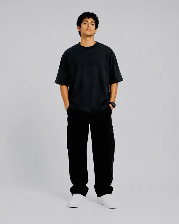 Black_Cotton_Solid_Oversized_Round_Neck_T-Shirt_For_Men