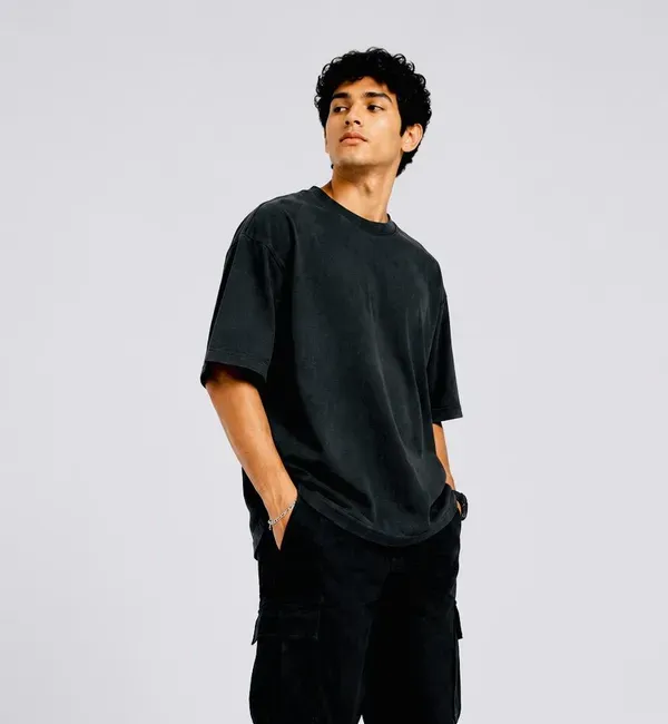 Black_Cotton_Solid_Oversized_Round_Neck_T-Shirt_For_Men