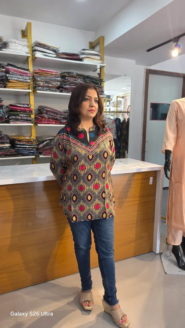 Kurti_43_Short_Kurti_multicolor