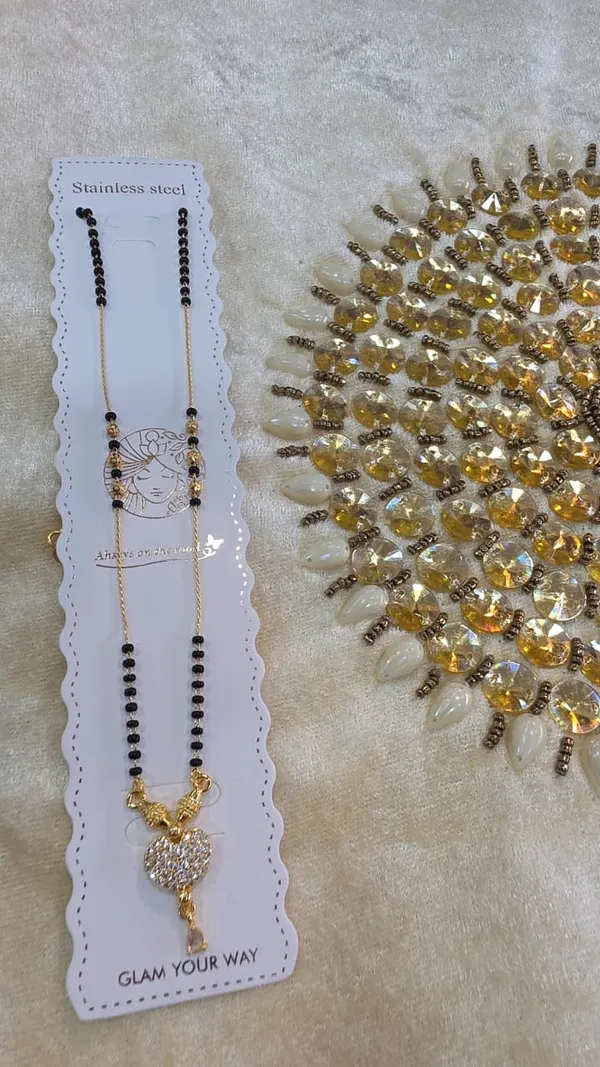 Mangal_sutra_Jewellery_gold_black