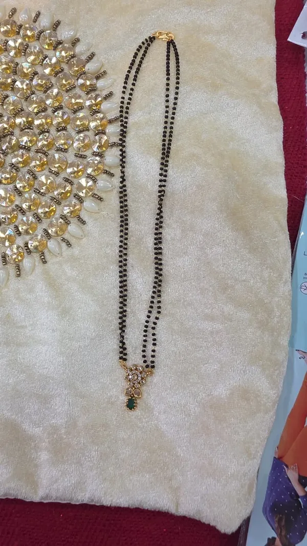 Mangal_sutra_Jewellery_gold_black