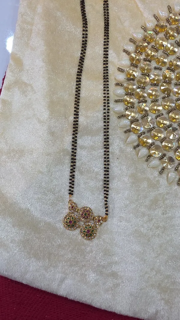 Mangal_sutra_Jewellery_gold_black