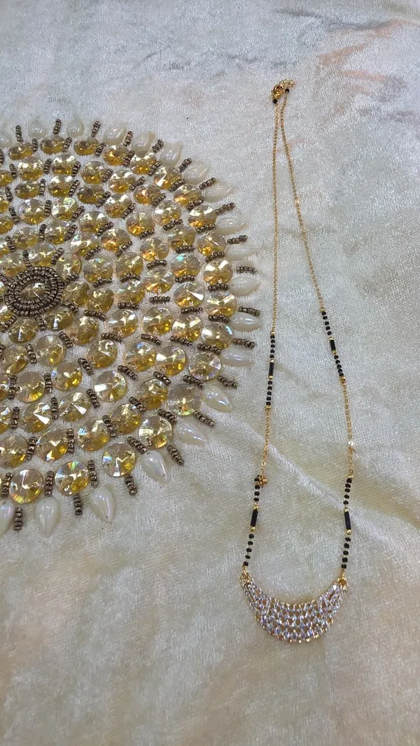 Mangal_sutra_Jewellery_gold_black