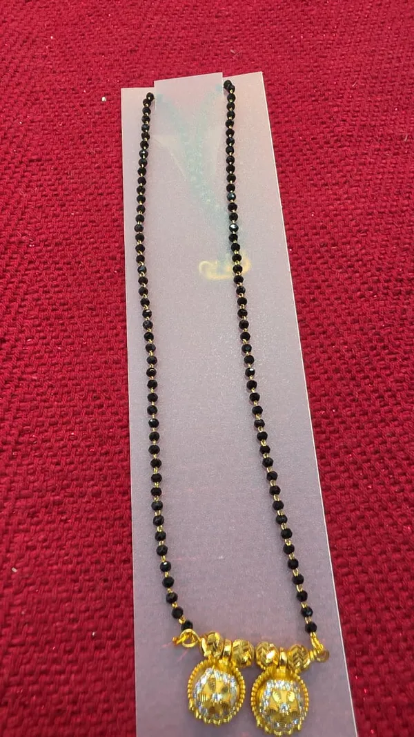 Mangal_Sutra_Jewellery_gold_black