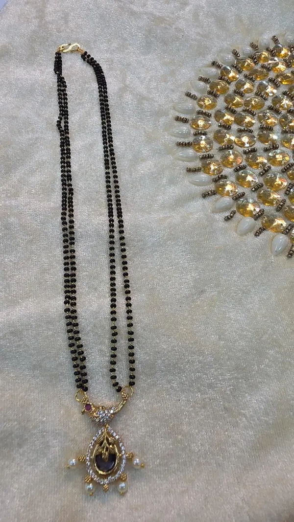 Mangal_Sutra_Jewellery_gold_black