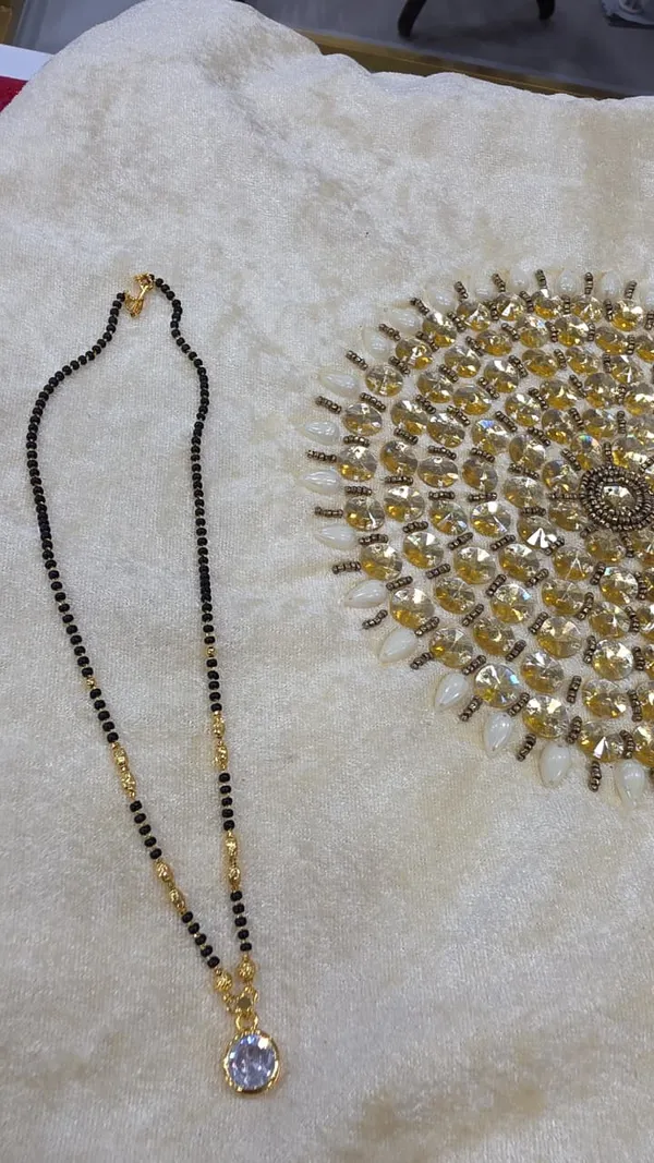 Mangal_Sutra_Jewellery_gold_black