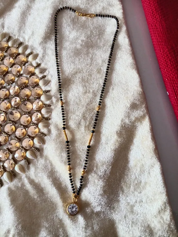 Mangal_sutra_Jewellery_multicolor