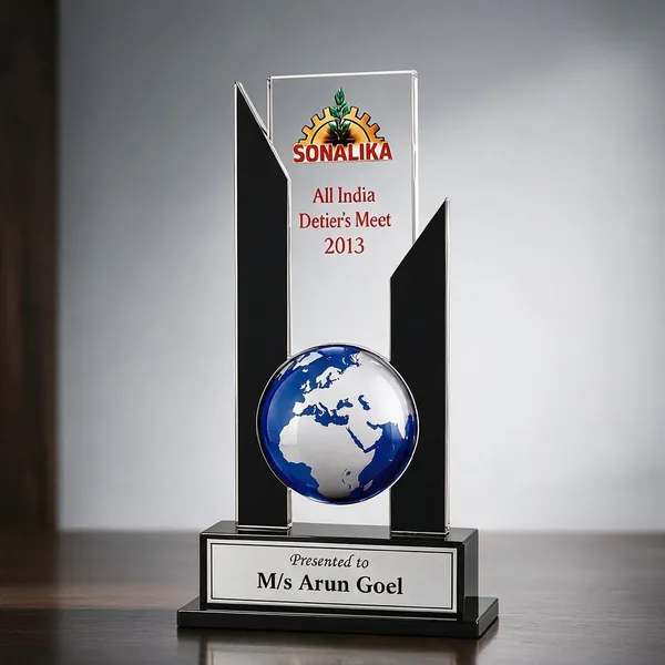 Customized_Acrylic_Trophy_Award_with_Globe_Design_-_6x4_Inch