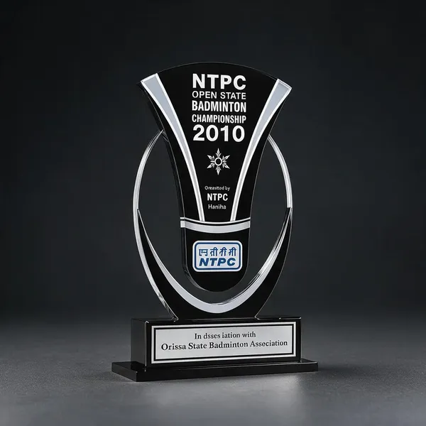 Celebrate_Success_with_Premium_Customized_Acrylic_Award_-_6x4_Inch