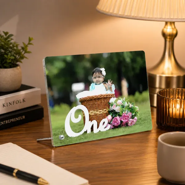 Acrylic_Photo_Stand_with_Metal_Stand_-_6x8_Inch