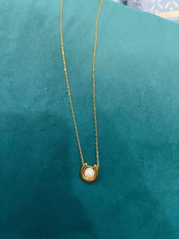 Gold_Tone_Stainless_Steel_Pearl_Pendant_Necklace_For_Women