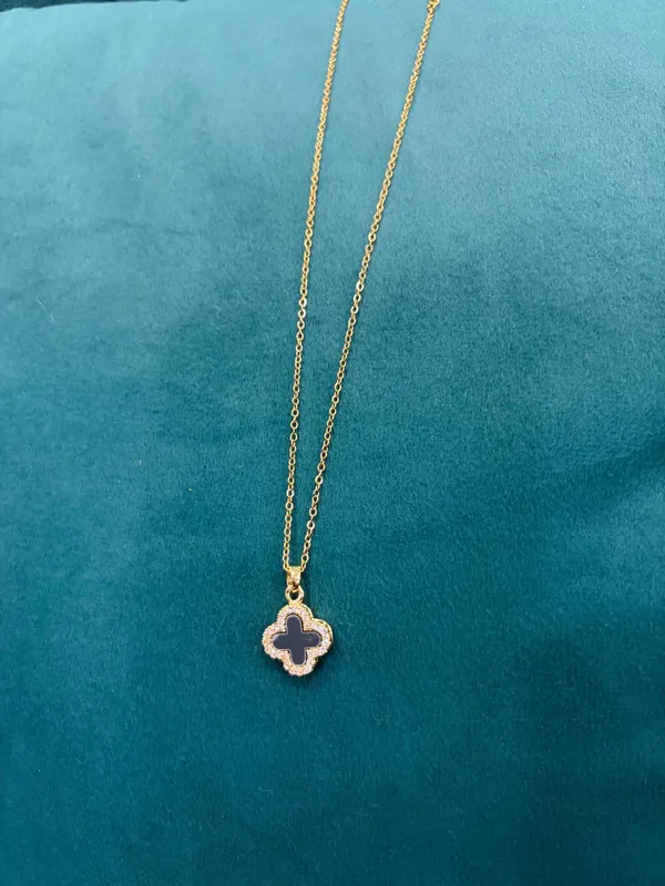 Gold_Stainless_Steel_Clover_Pendant_Necklace_For_Women