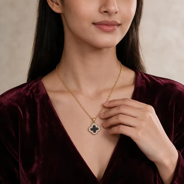 Gold_Stainless_Steel_Clover_Pendant_Necklace_For_Women