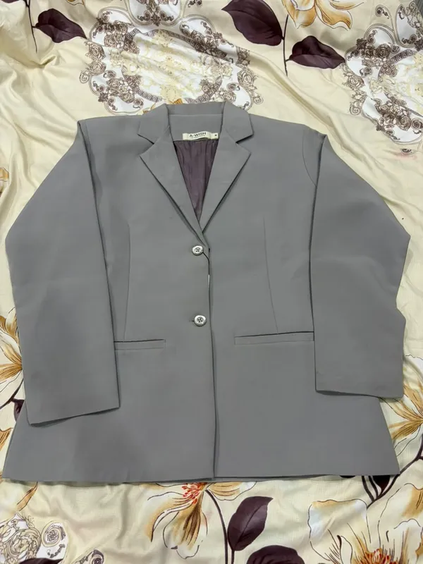 Grey_Crepe_Tailored_Notch_Lapel_Blazer_For_Women
