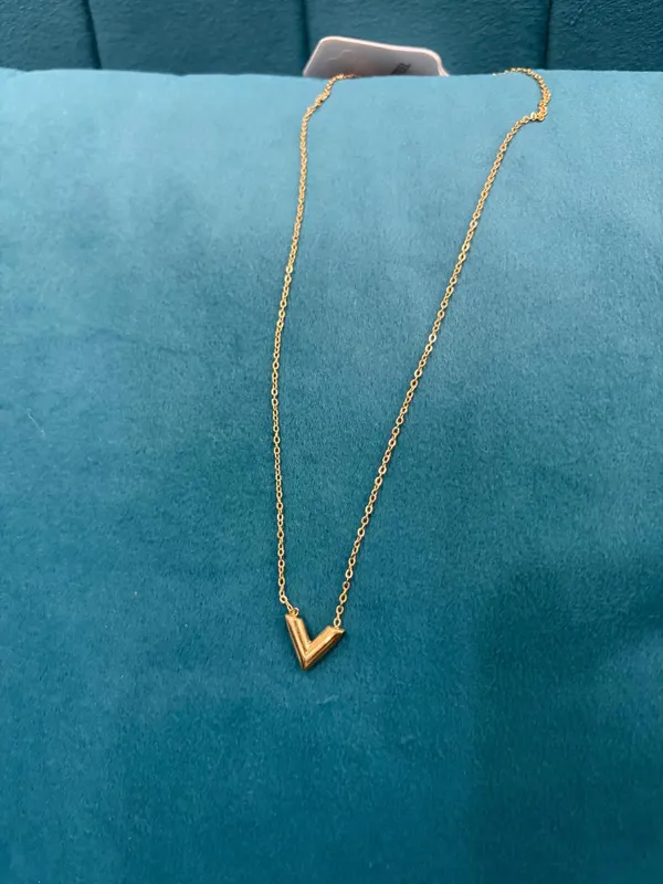 Gold_Stainless_Steel_V_Shape_Pendant_Necklace_For_Women