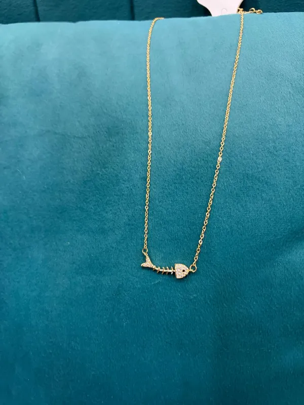 Gold_Stainless_Steel_Fish_Pendant_Necklace_For_Women