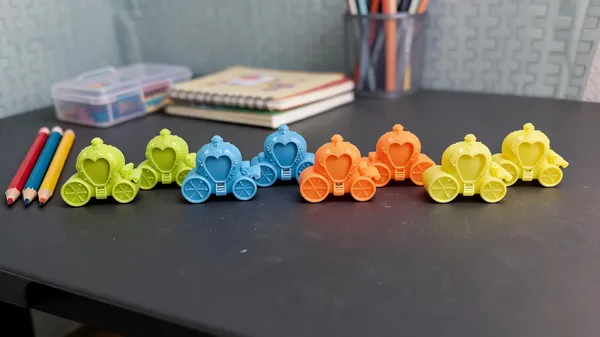 Cute_Carriage_-_Shaped_Pencil_Sharpener_-_Assorted_Colors._Set_Of_8