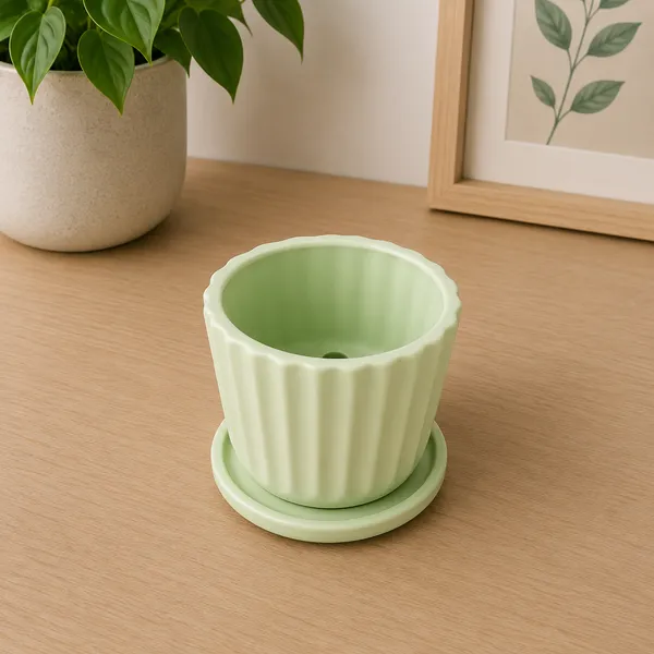Ceramic_Ribbed_Planter_Pot_With_Saucer