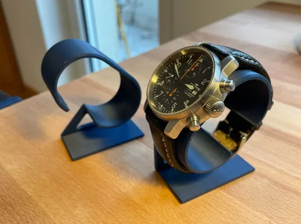 PartPixels_Watch_Stand_with_Base_Plate
