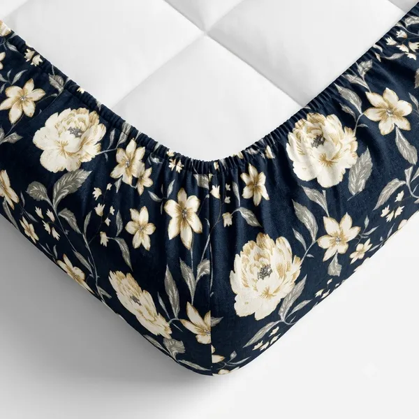 Premium_Elastic_Fitted_Woolen_Winter_King_size_Bedsheet_with_Pillow_cover