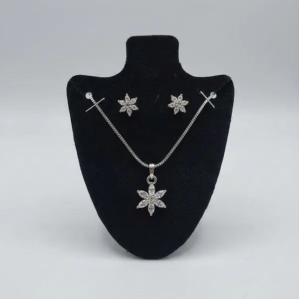 Fabllery_Necklace_Anti_Tarnish_Flower_Set_With_Earrings